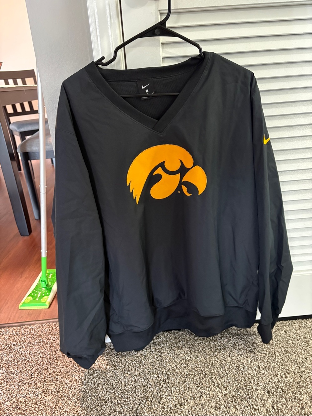 Nike Men’s Black Pullover Windbreaker Size L